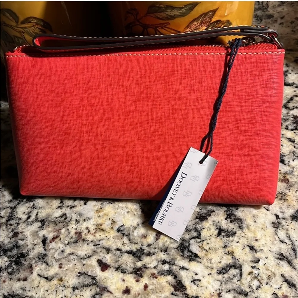 DOONEY&BOURKE 🐝🐝LEATHER WRISTLET - Picture 7 of 13